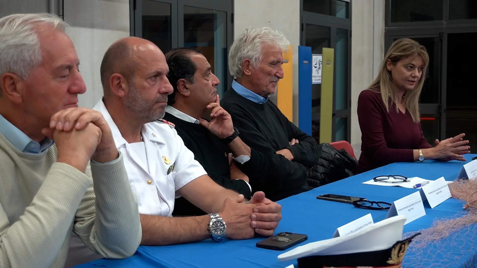 <p>Un momento della conferenza tenutasi al Palazzo delle Esposizioni di Praia a Mare</p>\\n