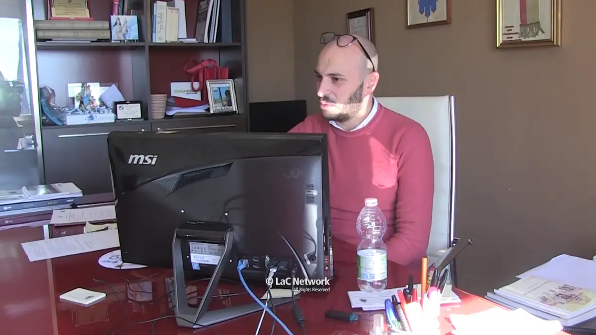 Jonadi, lettera intimidatoria infilata sotto la porta dell’ufficio del sindaco Fabio Signoretta