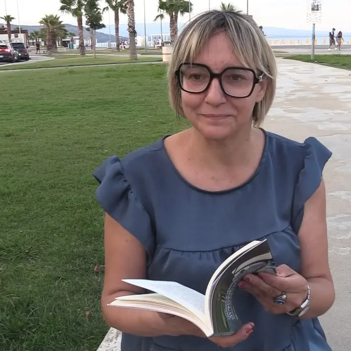 Tracce di futuro,\u00A0il nuovo libro della scrittrice catanzarese Daniela Rabia è\u00A0una lotta al pregiudizio\n