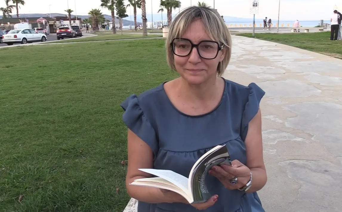 Tracce di futuro,\u00A0il nuovo libro della scrittrice catanzarese Daniela Rabia è\u00A0una lotta al pregiudizio\n