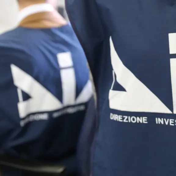 <p>La ‘ndrangheta affascina i giovani: in Calabria cresce l'incidenza dei minori indagati per mafia</p>