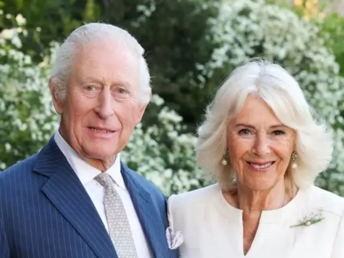 Re Carlo e Camilla in Vaticano: per la prima volta dopo 500 anni un sovrano inglese pregherà con un Papa