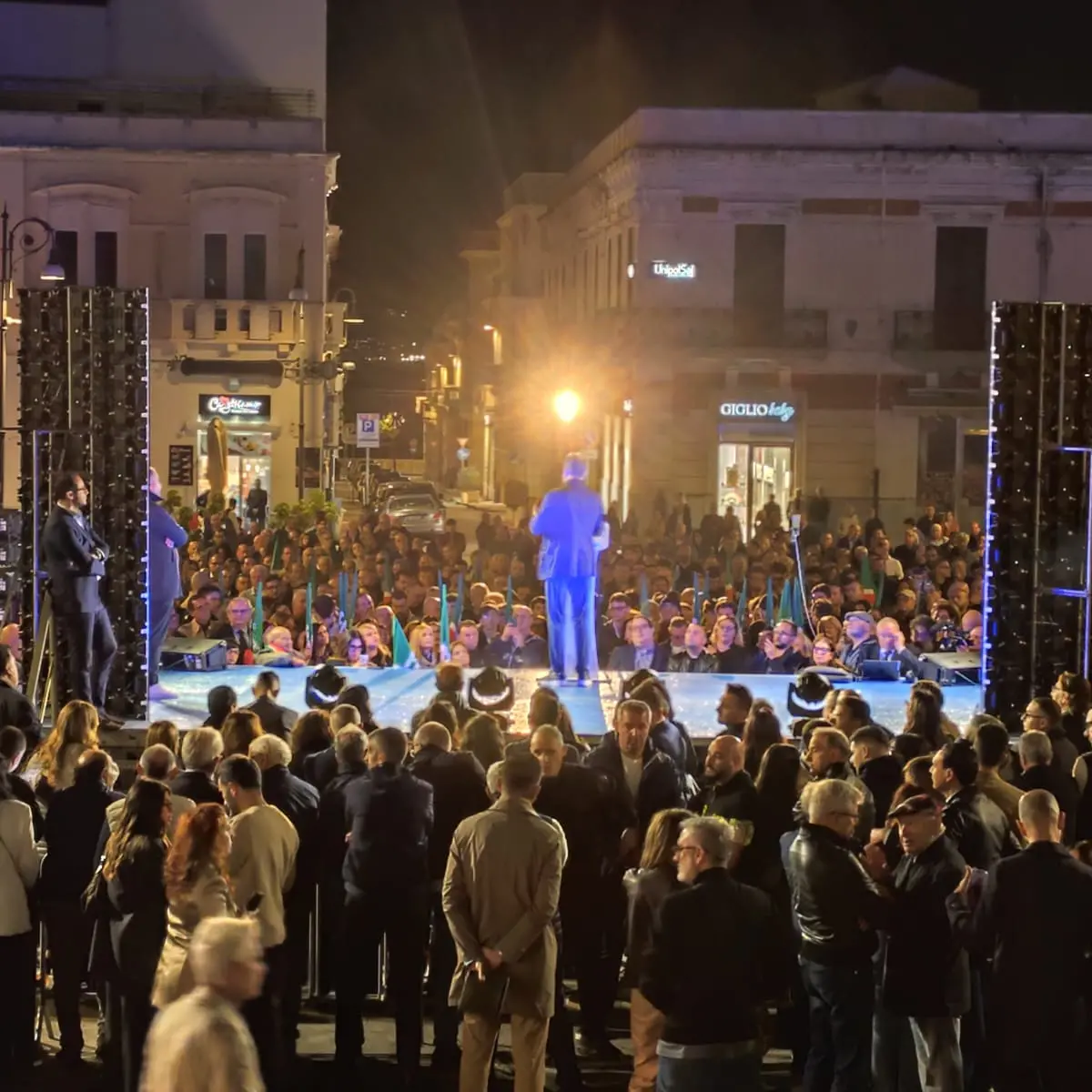 L’annuncio di Cannizzaro a Piazza Duomo: «Sindaco di Reggio? Pronto a scendere in campo»\n