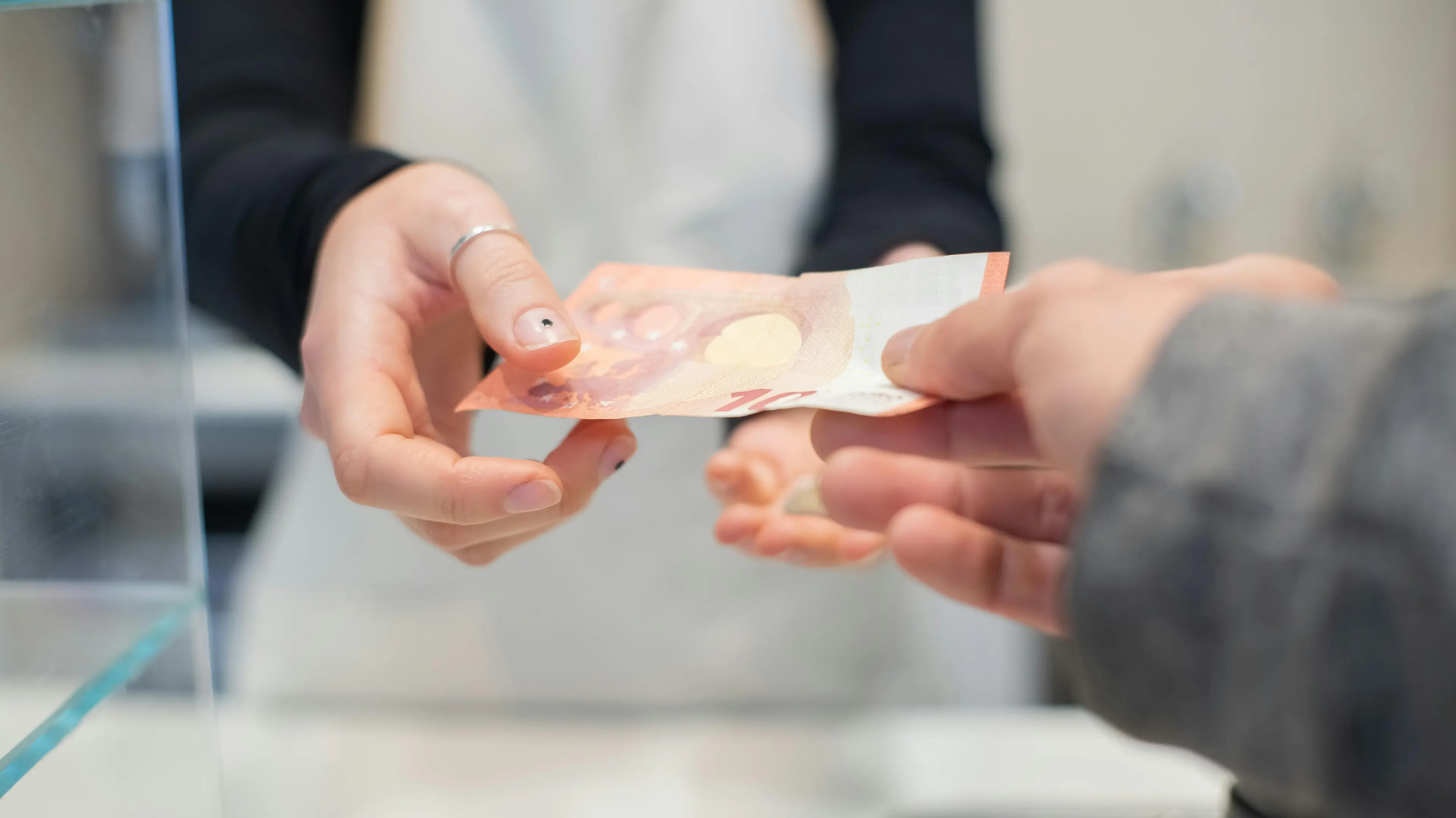 Calabria terra di sfruttamento: 75mila lavoratori fantasma nel buco nero del lavoro irregolare\n