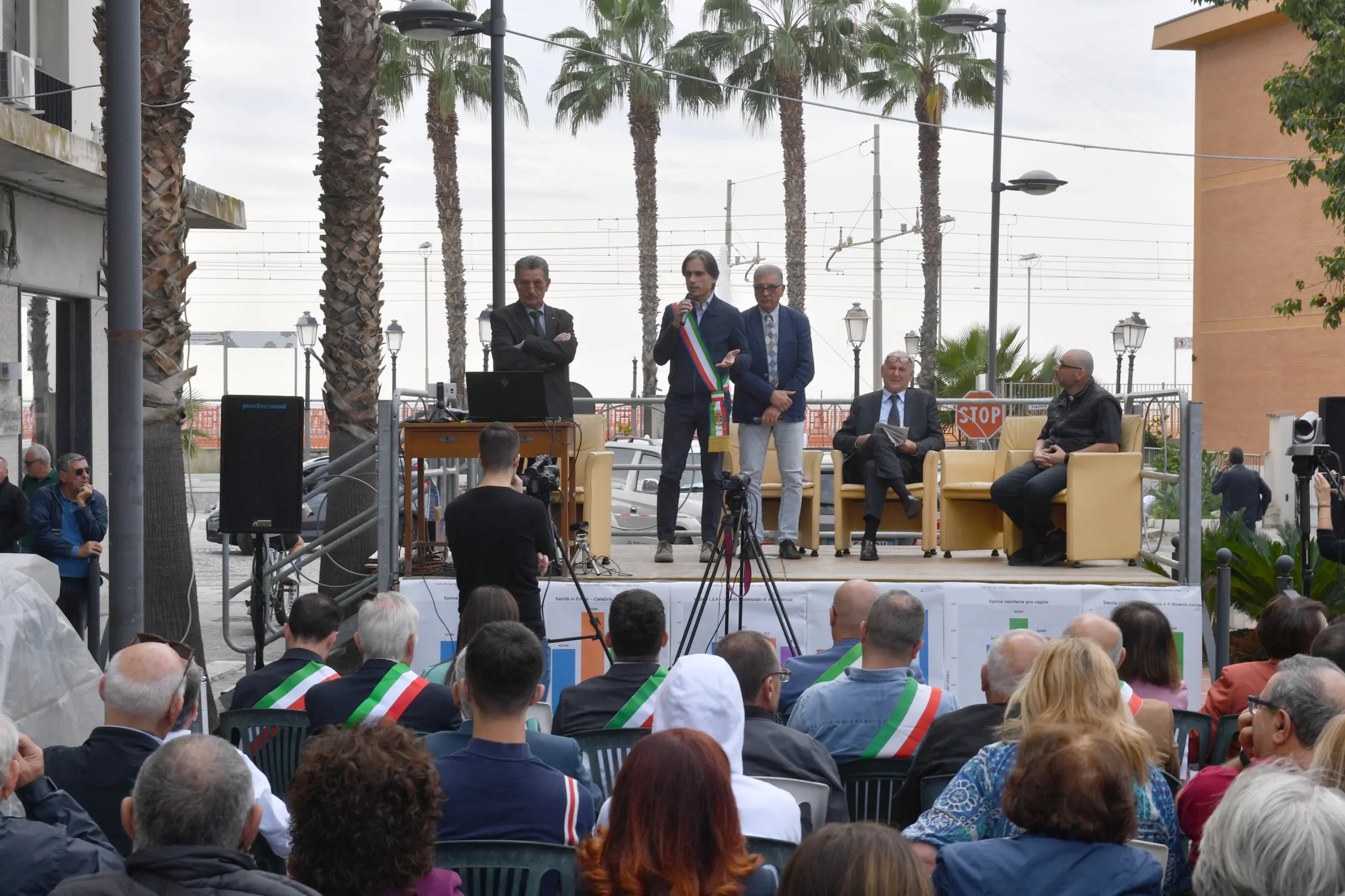 Falcomatà a Melito per l’assemblea pubblica sul Tiberio Evoli\u00A0«impegno totale per la sanità calabrese e contro le disuguaglianze territoriali»\n