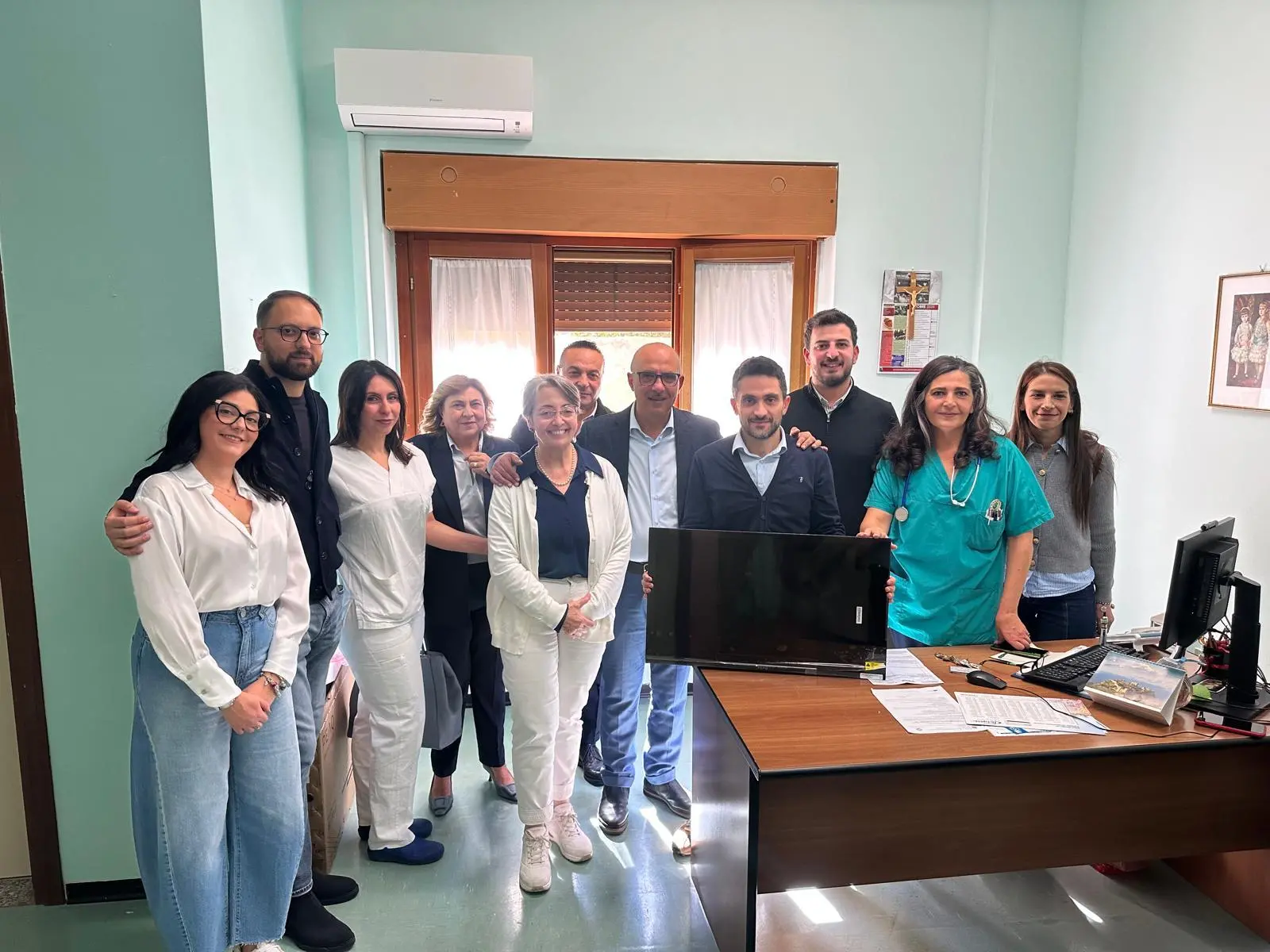 Donate televisioni nuove al reparto di Medicina del “Beato Angelico” di Acri