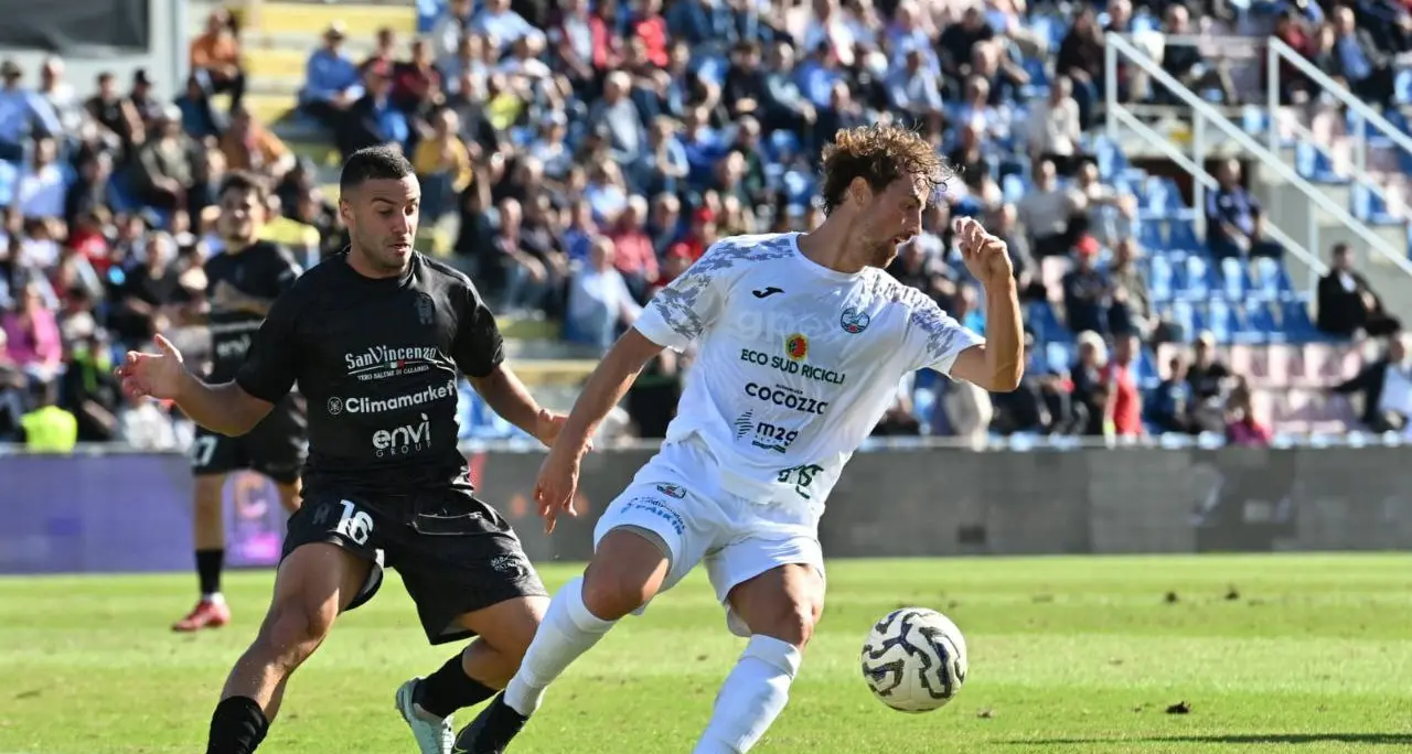 Serie C, il Monopoli sbanca Crotone: allo “Scida” basta il goal di Scipioni\n