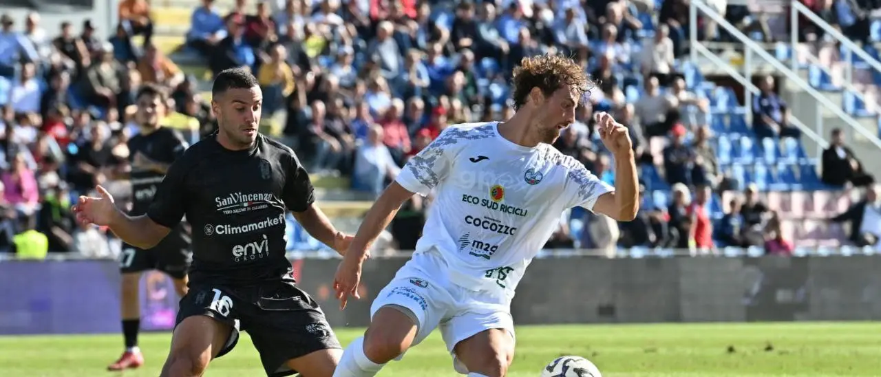 Serie C, il Monopoli sbanca Crotone: allo “Scida” basta il goal di Scipioni\n