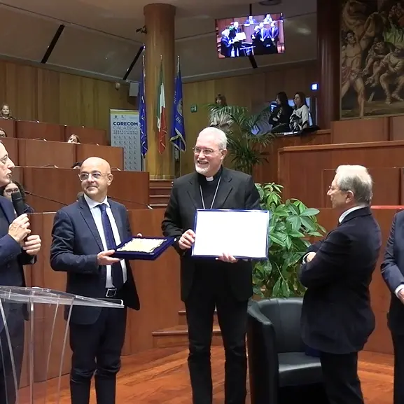 Osservatorio Media e Minori, Corecom e Chiesa insieme per l’educazione affettiva: al vescovo Nostro la presidenza onoraria\n