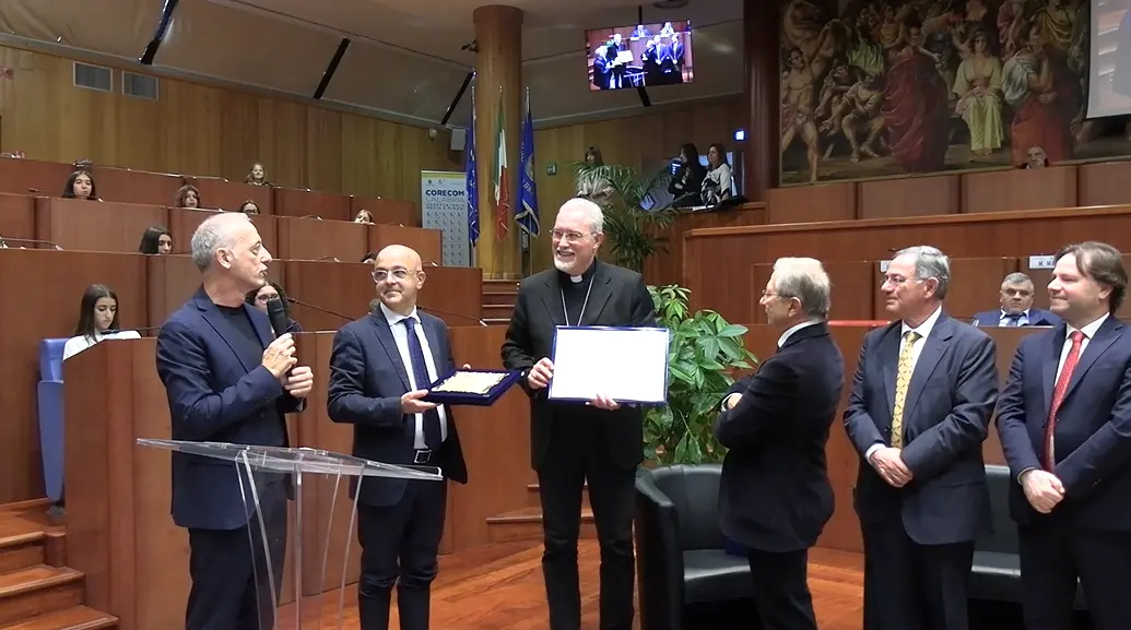 Osservatorio Media e Minori, Corecom e Chiesa insieme per l’educazione affettiva: al vescovo Nostro la presidenza onoraria\n