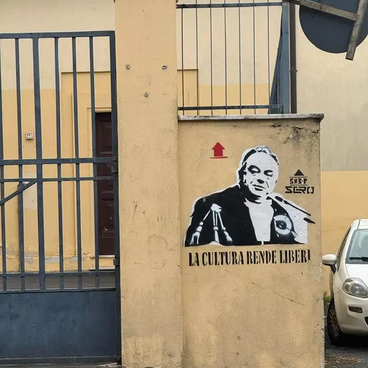 A Cinquefrondi un murale dedicato al procuratore Nicola Gratteri davanti alla scuola elementare\n