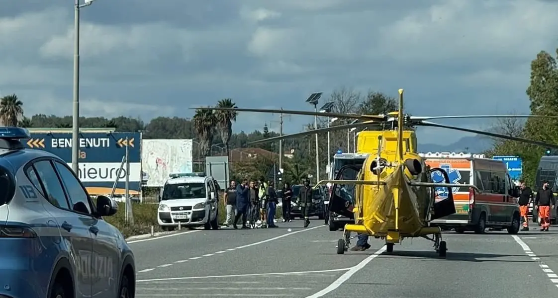 Scontro mortale sulla SS 106 Jonica. Muore un 19enne: inutile l'intervento dell'elisoccorso