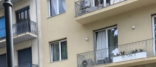 Tutto il mondo è paese, quando una ragazza è in bilico tra la vita e la morte ma non si distingue più la realtà dal \"contenuto\"\n