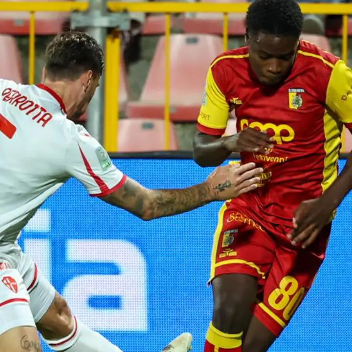 Catanzaro-Padova, gli ospiti passano al Ceravolo grazie a Perrotta: finale 0-1. Fischi a fine partita per le Aquile\n