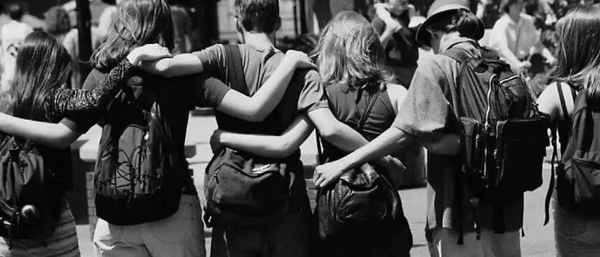 Reggio, Foti (Coolap): «Dietro la rabbia dei giovani ci sono\u00A0solitudine\u00A0e\u00A0paura di essere invisibili in un mondo che li attraversa senza guardarli»\n