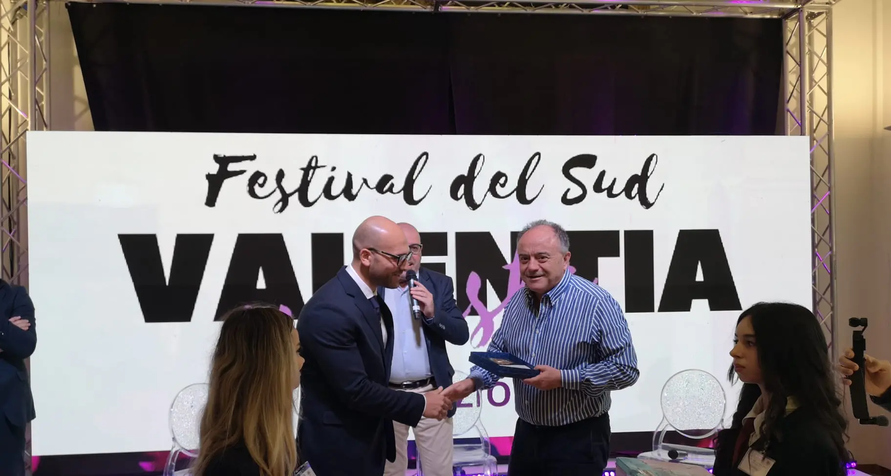 Gratteri agli studenti di Vibo: «Non lasciate la gestione della Calabria nelle mani degli ‘ndranghetisti»\n