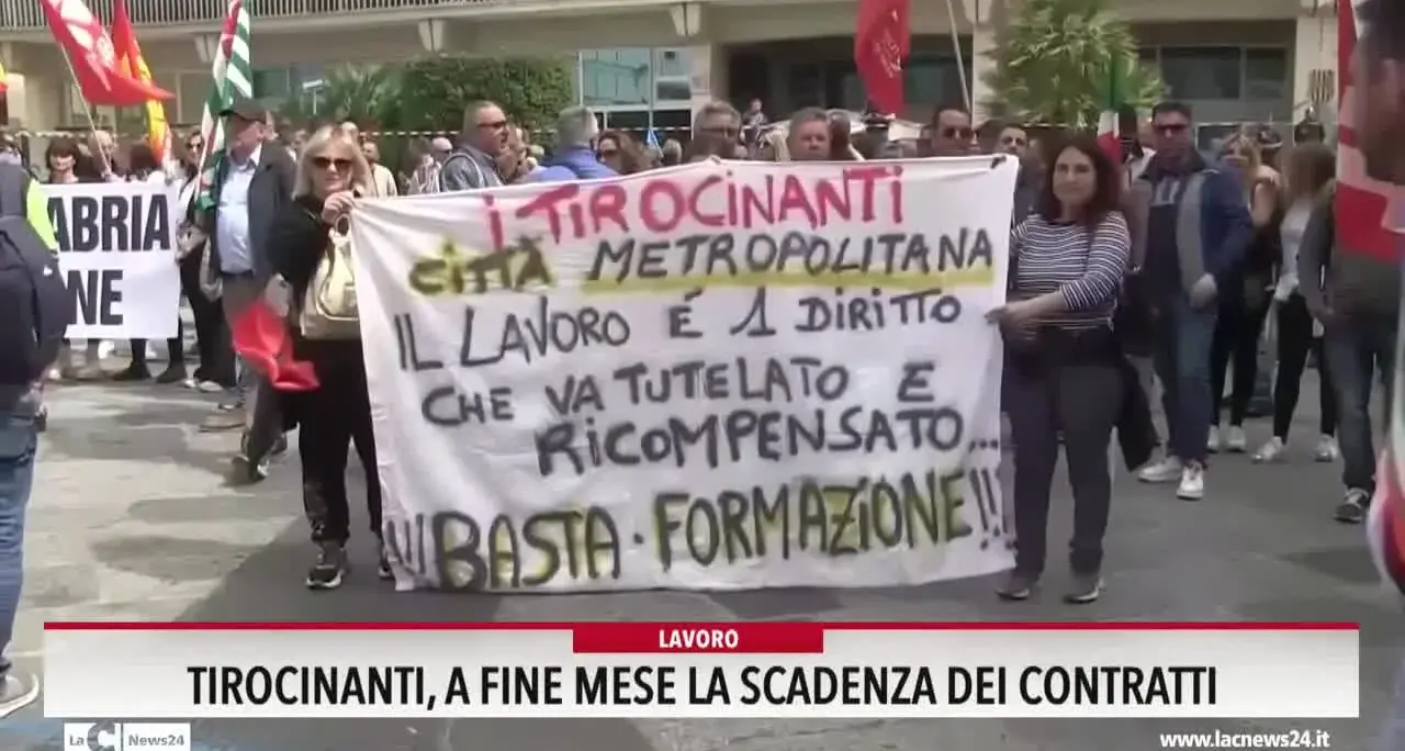 Tirocinanti, a fine mese la scadenza dei contratti