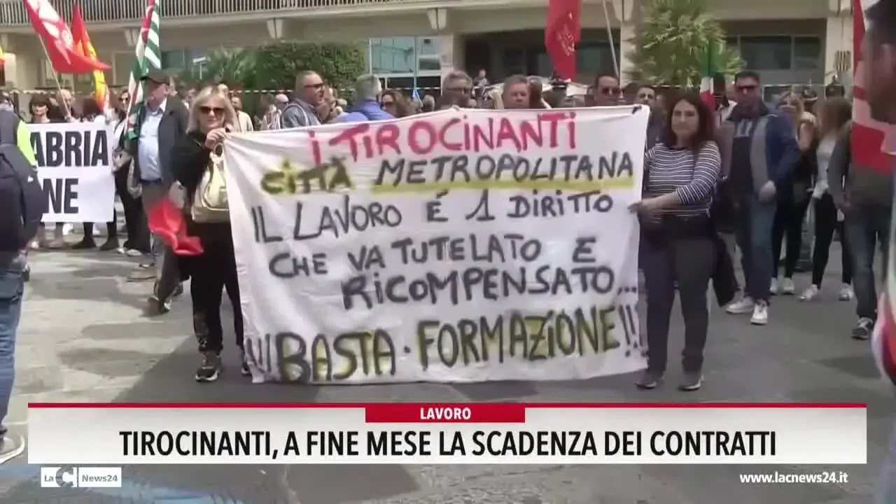 Tirocinanti, a fine mese la scadenza dei contratti