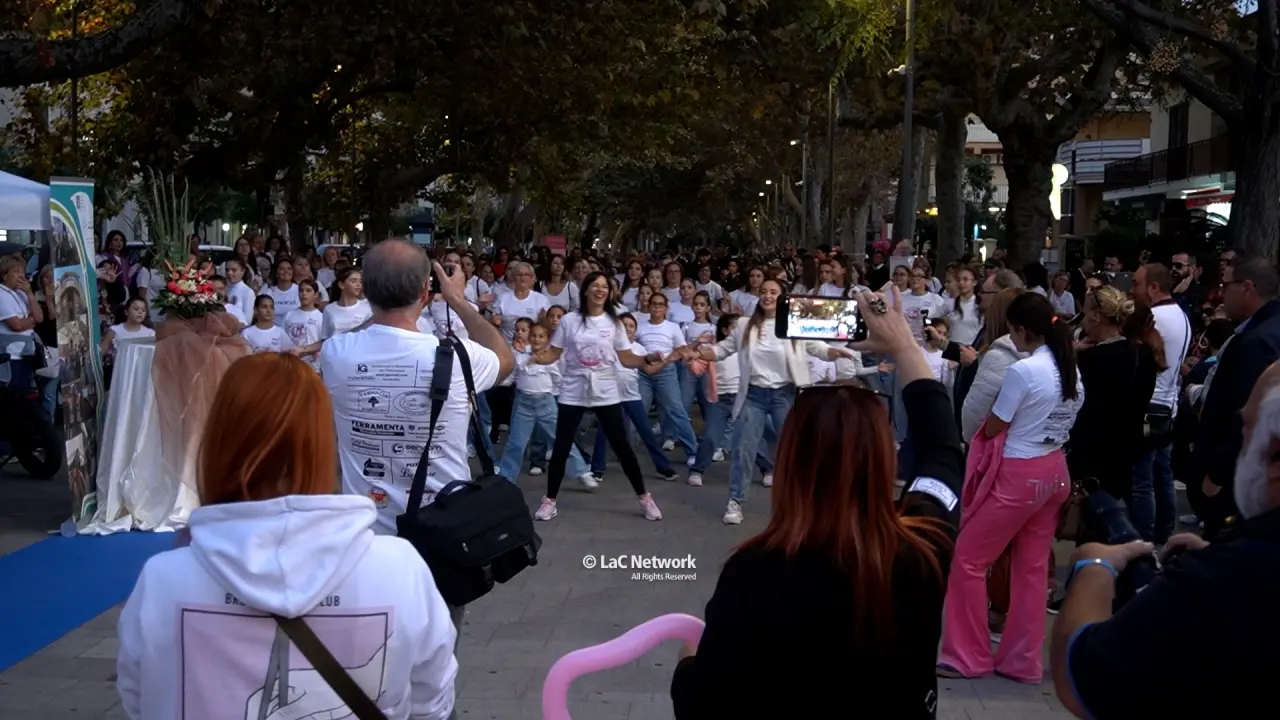 <p>Il flash mob</p>\\n