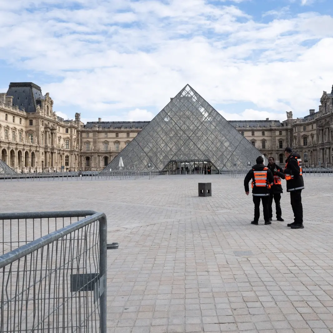 Che fine potrebbe fare «l’inestimabile» refurtiva del Louvre? Ipotesi, mercati e tempistiche dello smaltimento\n