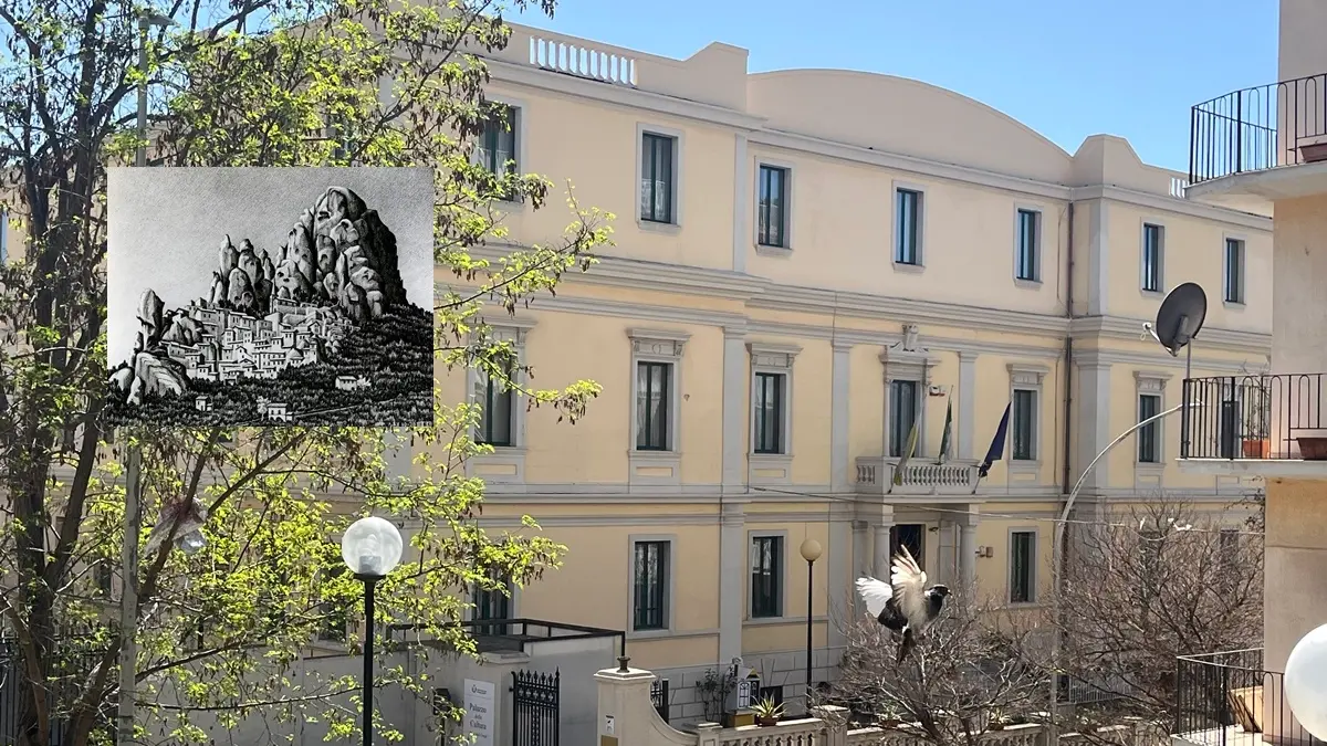 <p>Palazzo della Cultura Pasquino Crupi a Reggio Calabria</p>\\n