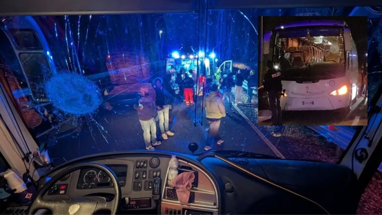 Assalto al bus del Pistoia basket: fermati tre ultrà vicini all’estrema destra\n