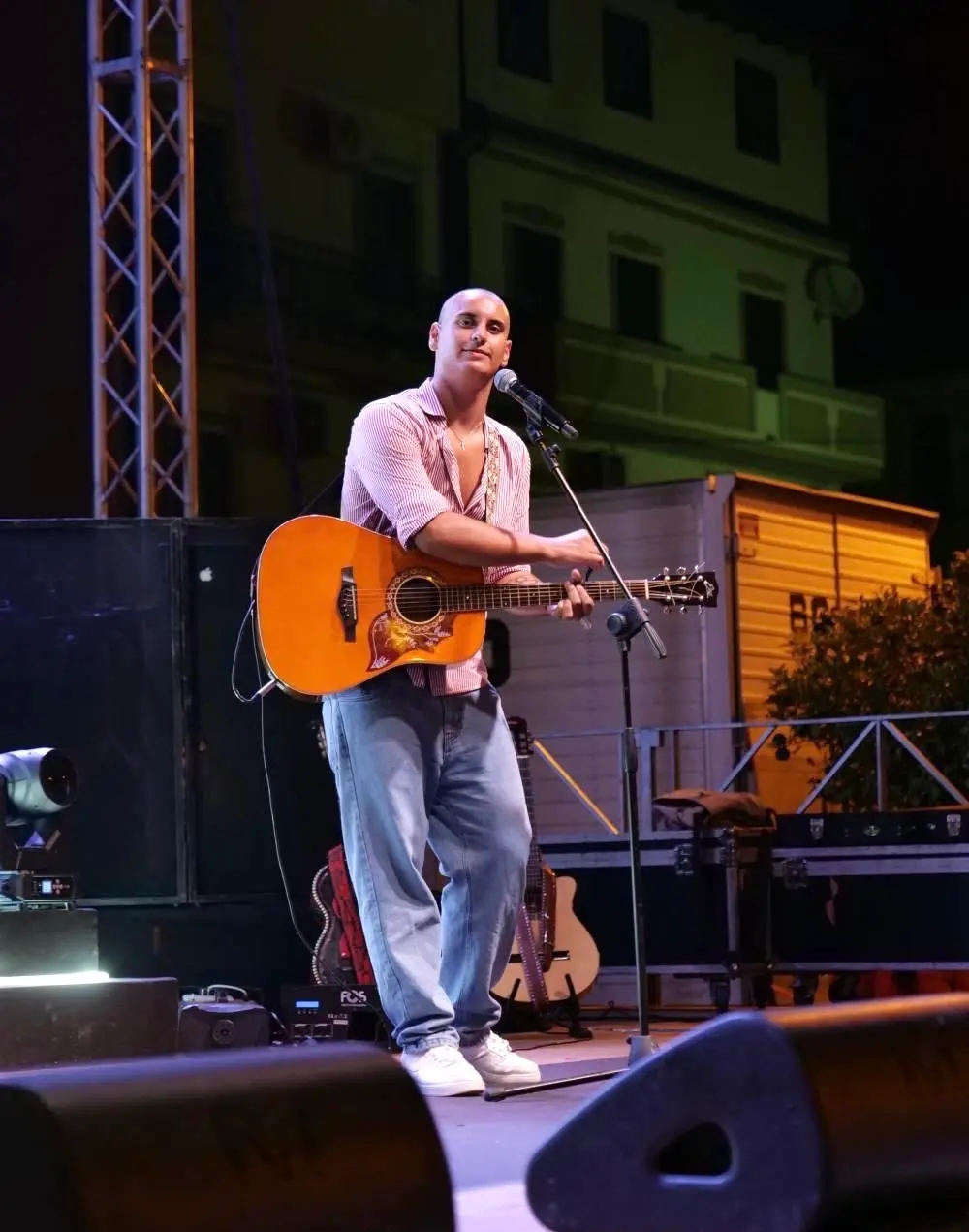 Dalla Calabria a Roma, il sogno di un ragazzo che punta a Sanremo: «Una sfida enorme, ma ci credo davvero»\n