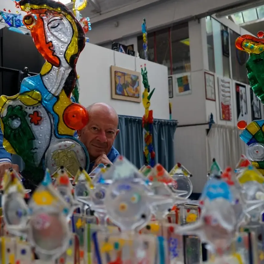 “Trasparenze tra storie e miti”: a Catanzaro la mostra dell’artista Vigliaturo inaugura gli eventi promossi dal Premio Carlino d’Argento\n