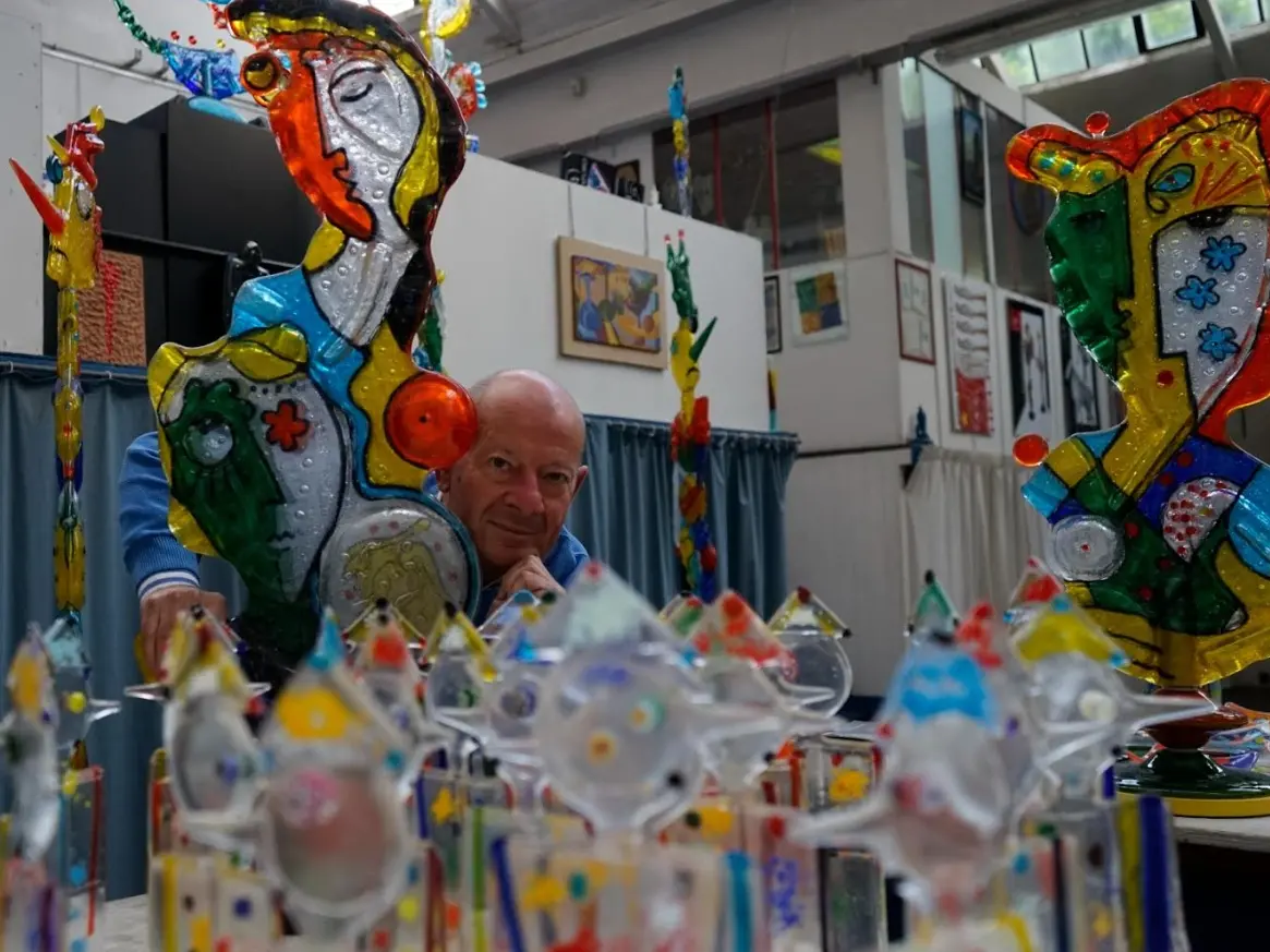 “Trasparenze tra storie e miti”: a Catanzaro la mostra dell’artista Vigliaturo inaugura gli eventi promossi dal Premio Carlino d’Argento\n