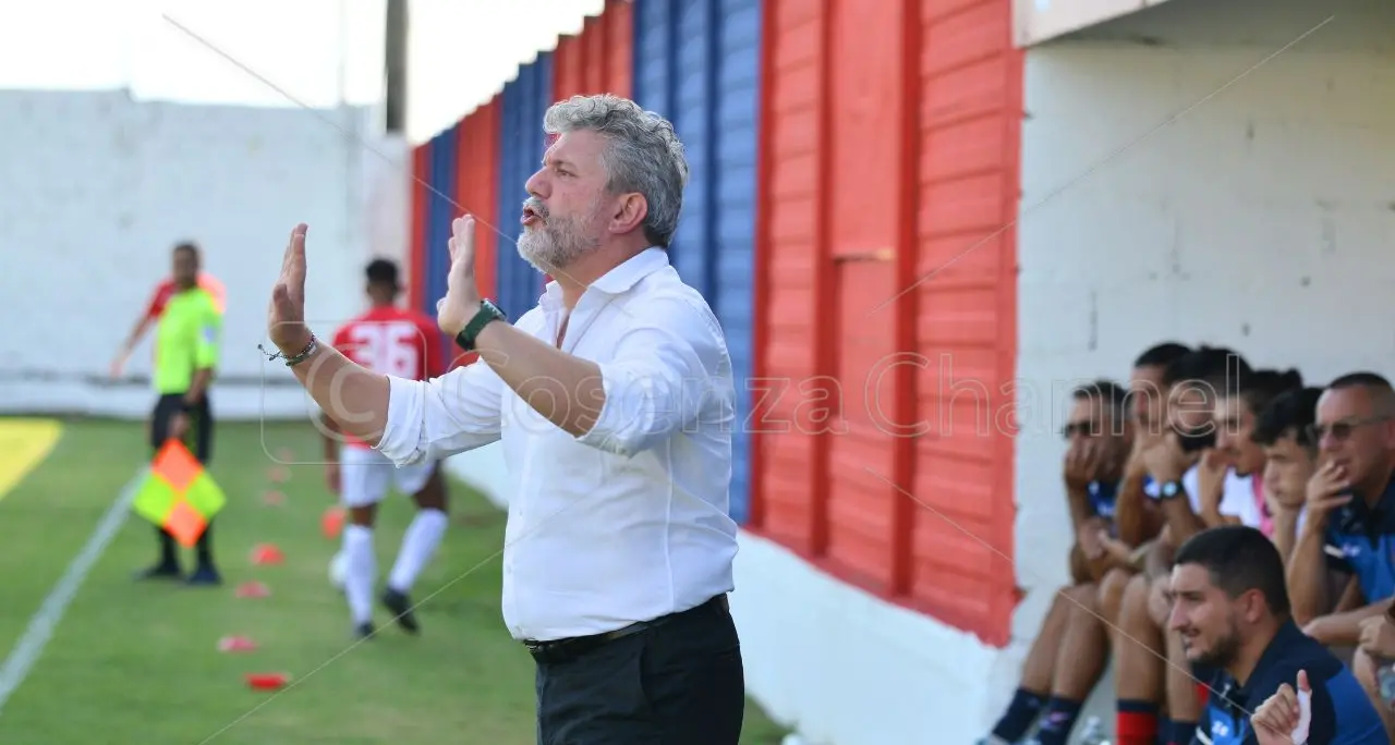 Eccellenza, la DB Rossoblù Luzzi sonda il post Salerno: Andrea Spinelli sempre più favorito per la panchina\n