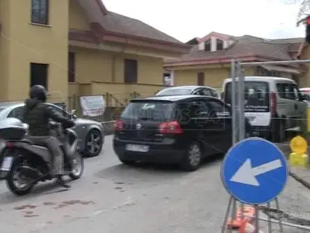 Cosenza, addio al semaforo sulla strada Serra Spiga Mendicino: presto la costruzione di un’arteria parallela