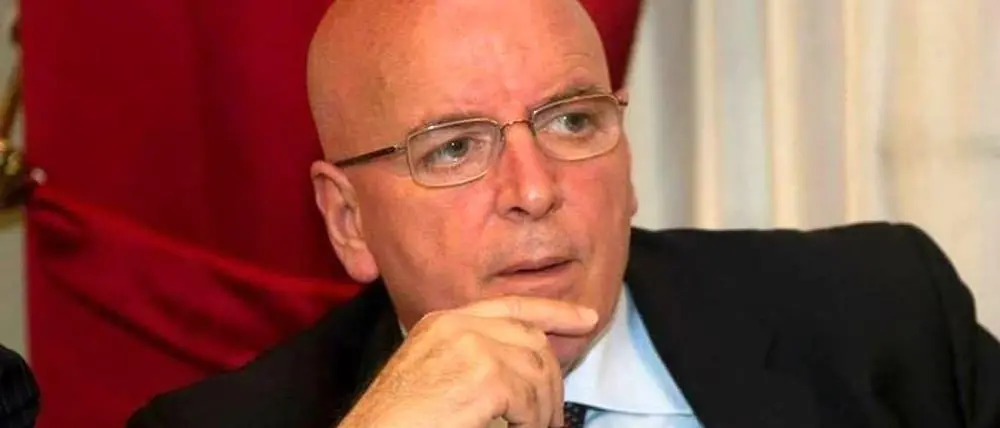 Bonifica di Crotone, Oliverio esulta: «L’UE conferma, i rifiuti pericolosi devono essere smaltiti fuori dalla Calabria»\n