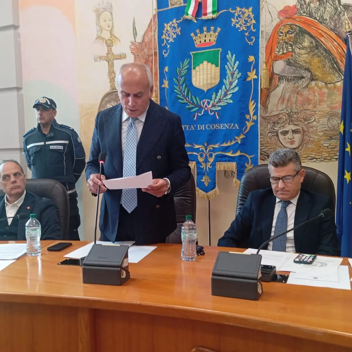 Attentato a Ranucci, il Consiglio comunale di Cosenza approva all’unanimità una mozione di solidarietà\n