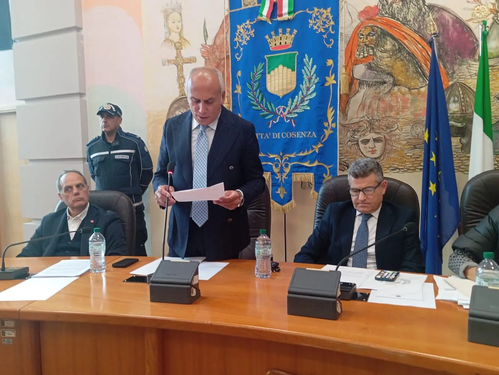 Attentato a Ranucci, il Consiglio comunale di Cosenza approva all’unanimità una mozione di solidarietà\n