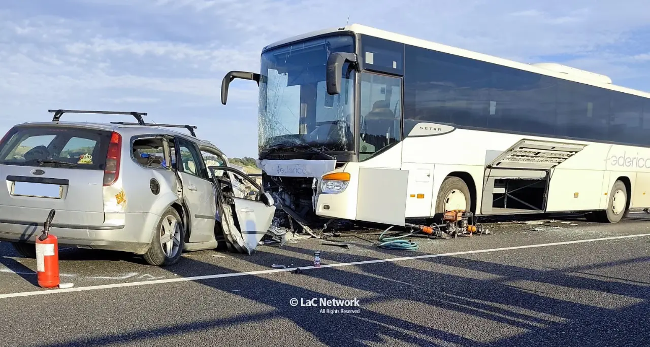 Incidente mortale sulla Jonio-Tirreno: sono di Serra San Bruno le vittime dello scontro tra auto e bus a Gioiosa Jonica