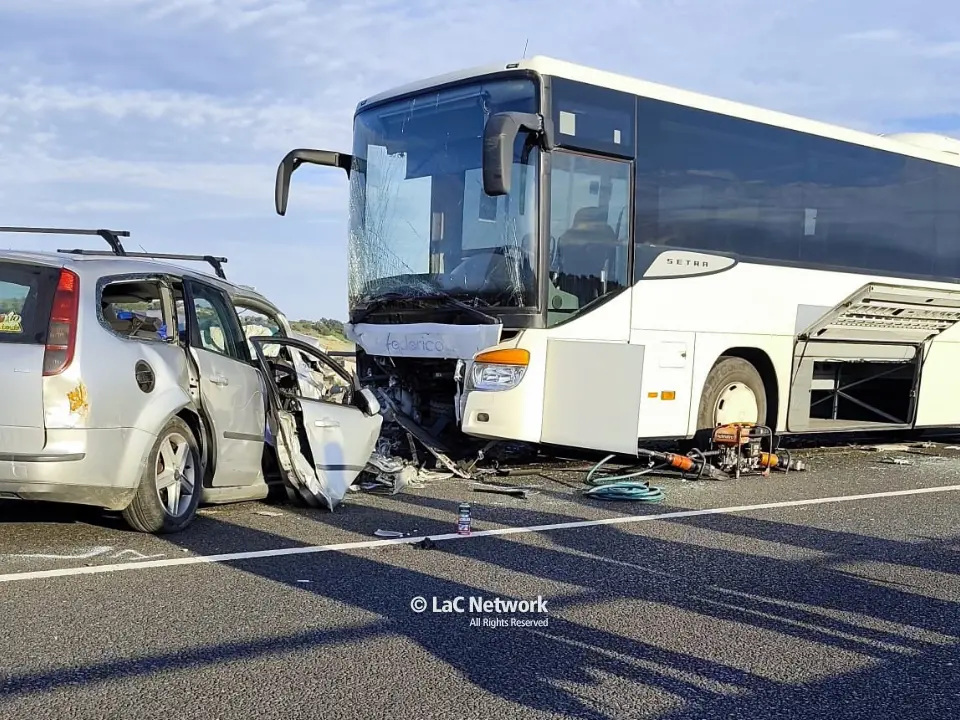 Incidente mortale sulla Jonio-Tirreno: sono di Serra San Bruno le vittime dello scontro tra auto e bus a Gioiosa Jonica