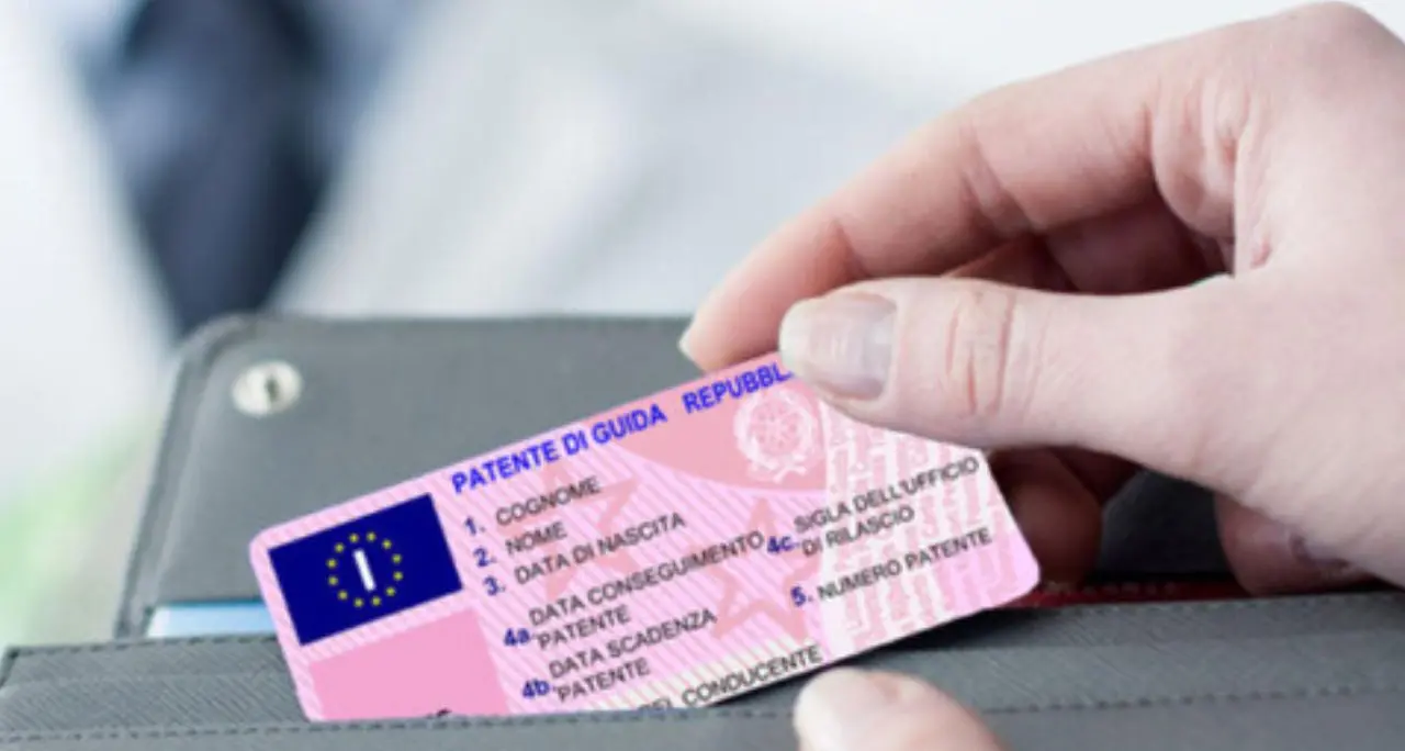 Patente, in Calabria solo il 3,9% degli automobilisti supererebbe oggi il quiz di teoria\n