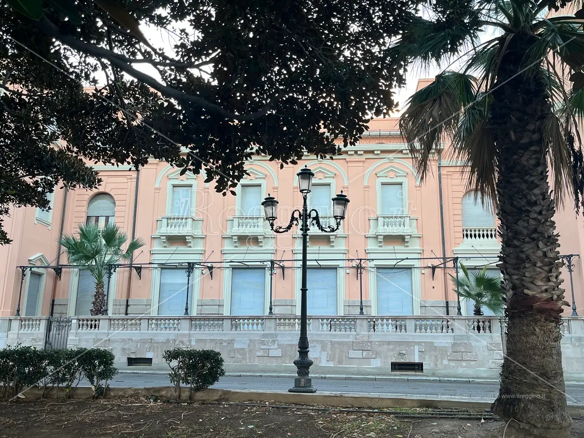 Reggio, Miramare in vendita: venerdì l’asta pubblica. Dovrà restare un albergo
