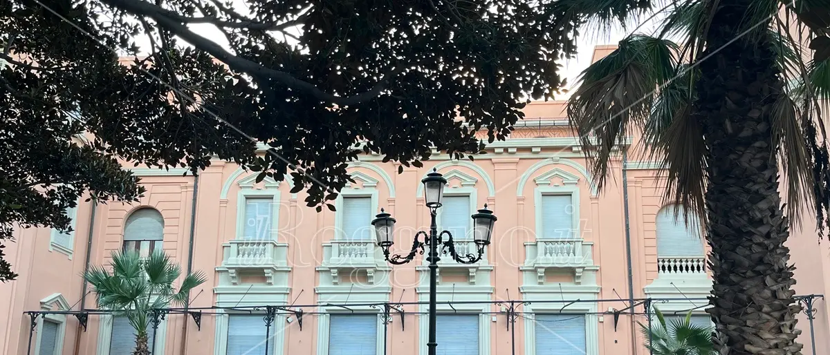 Reggio, Miramare in vendita: venerdì l’asta pubblica. Dovrà restare un albergo