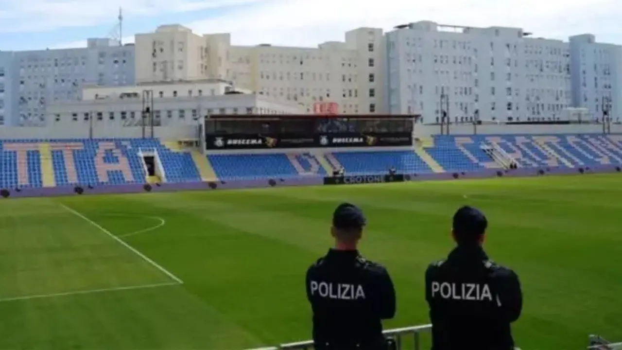 Crotone-Catania di Coppa Italia, scatta il Daspo per otto tifosi etnei\n