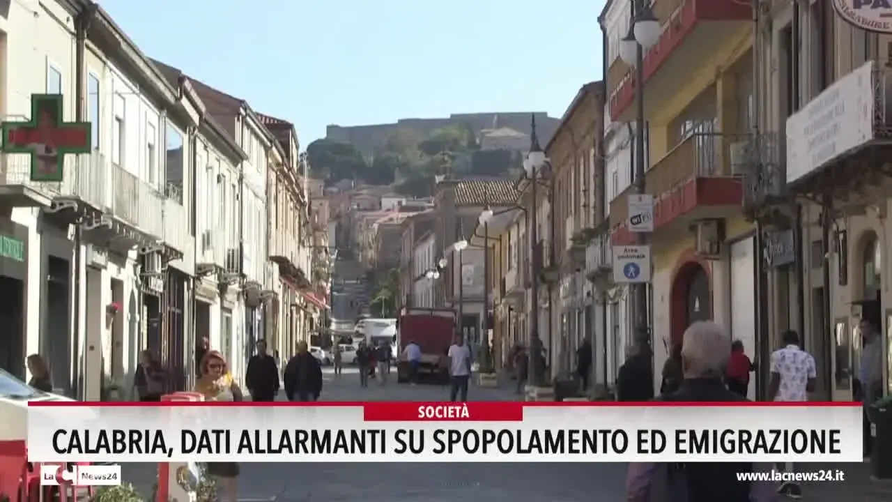 Calabria, dati allarmanti su spopolamento ed emigrazione