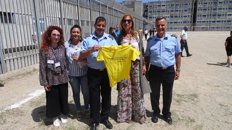 Tenerezze familiari in carcere: \"La partita con papà\"