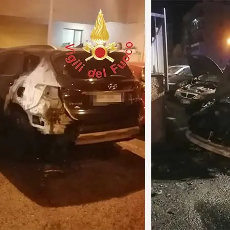 Rogo notturno con quattro auto in via Massara