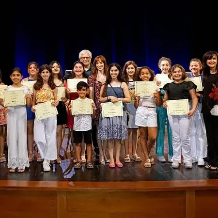 Politeama, premiati i giovani del coro voci bianche