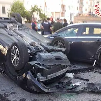 S.Antonio, urta auto e si ribalta: giovane ferito