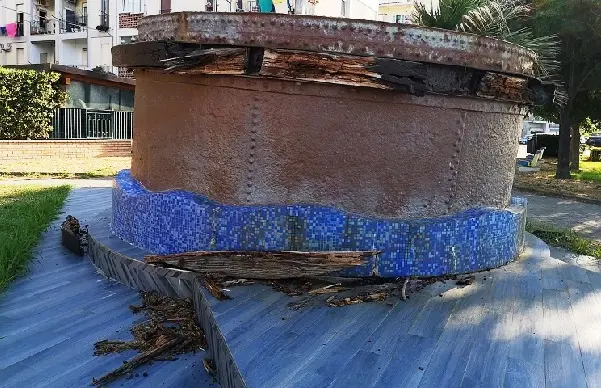 FOTONOTIZIA - La 'gutta' di Lido si sgretola: urgono interventi