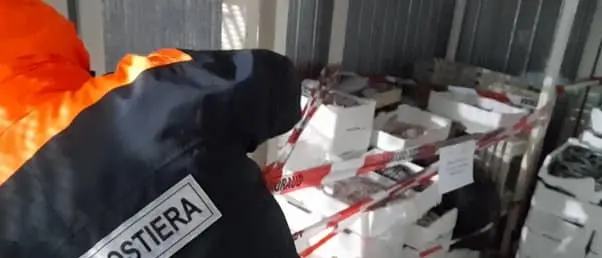 Quintali di pesce sequestrati dalla Guardia costiera in città