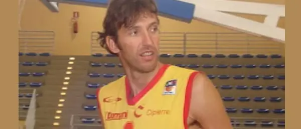 Montepaone intitola campo di basket a Gus Tolotti