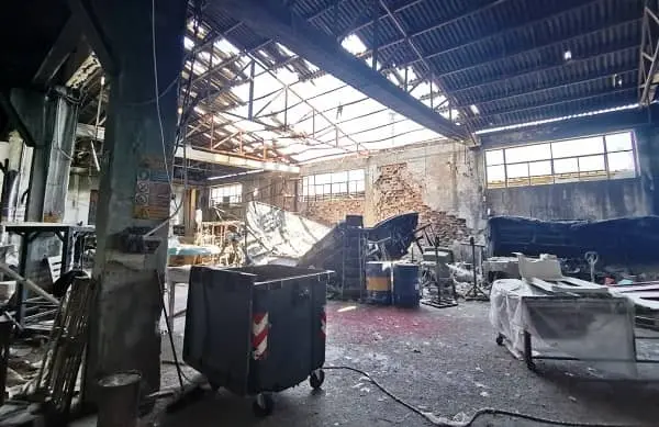 Sequestrato cantiere nautico con rifiuti speciali abbandonati