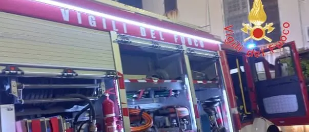 Paura al Minorile: fuoco in varie celle, 18 evacuati, agente in ospedale